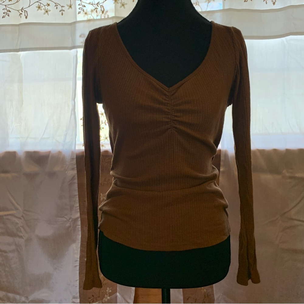 Old Navy Brown Ribbed V-Neck Long Sleeve Top with Front Ruching